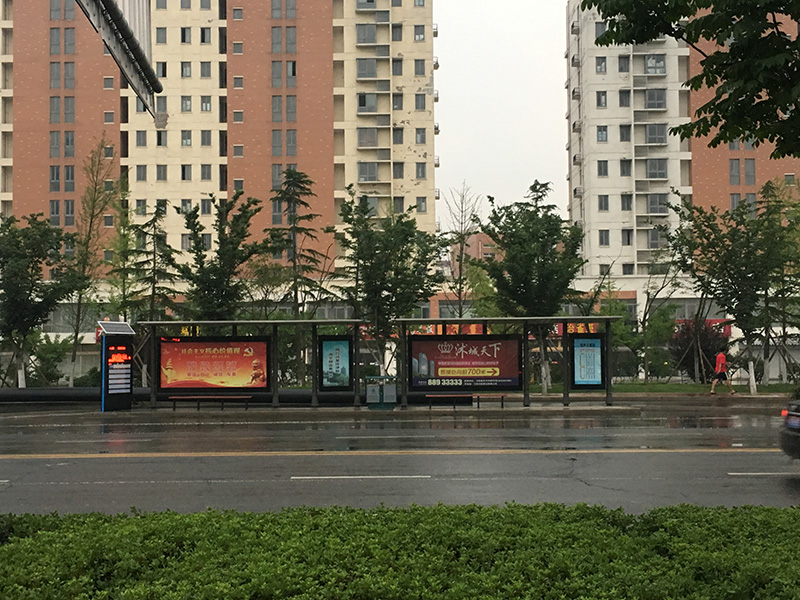 沭陽智能(néng)公交候車(chē)亭(圖3)